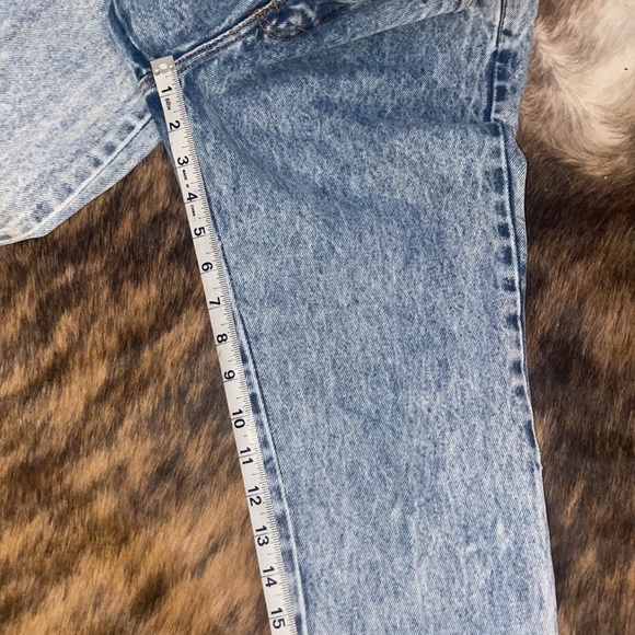 Vintage washed high waisted jeans. - Picture 8 of 9